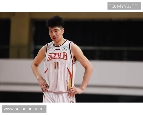 余嘉豪的成长之路与未来展望：从青涩少年到篮球新星的蜕变与追求