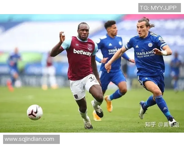 奥兰多与亚特的激烈对决揭示了足球战术的魅力与团队合作的重要性